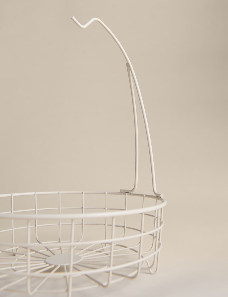 Wire fruit basket with banana hanger (British brand)