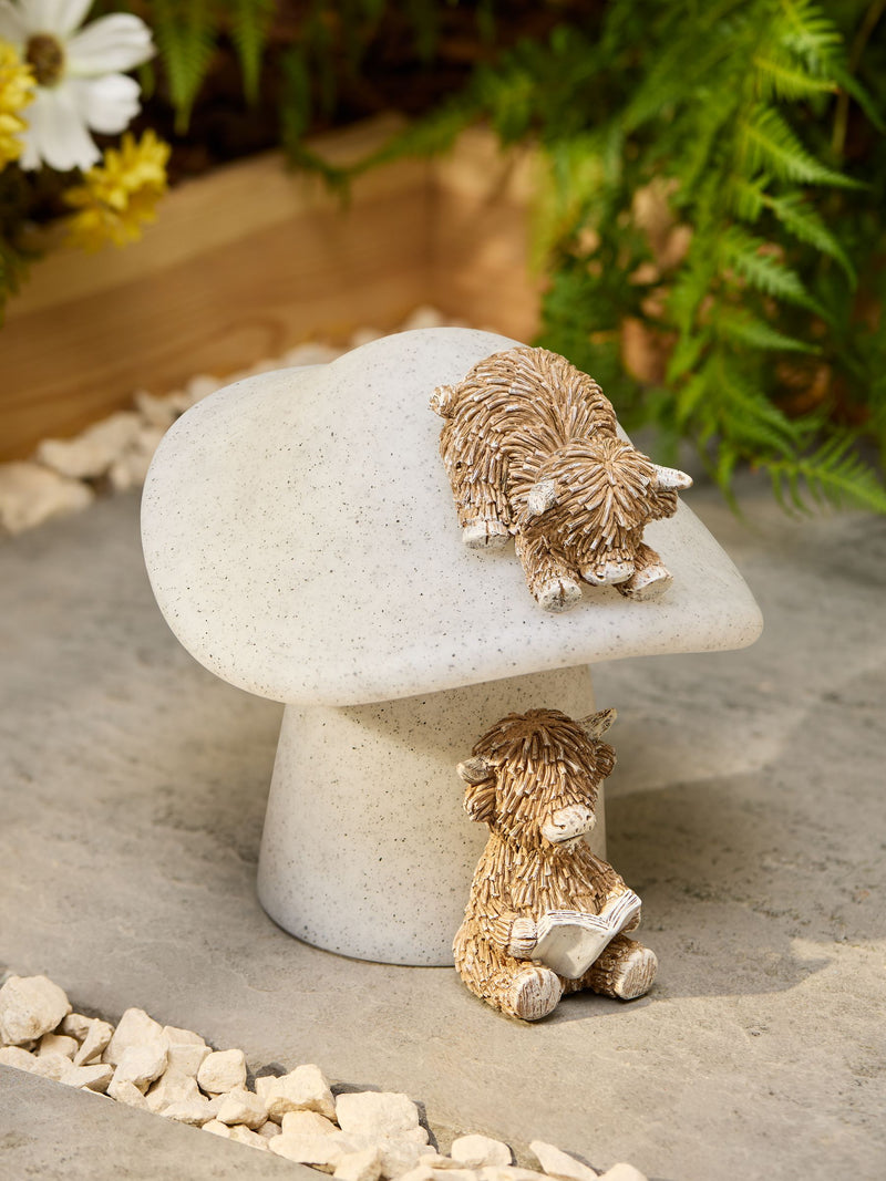 Outdoor solar light Hamish on toadstool resin - British product