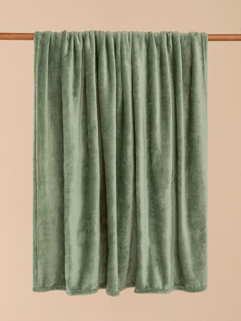 Furn sage green fleece throw 180x140cm (British brand)