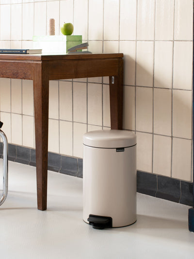 Poubelle à pédale Brabantia Soft Beige NewIcon, 12 L