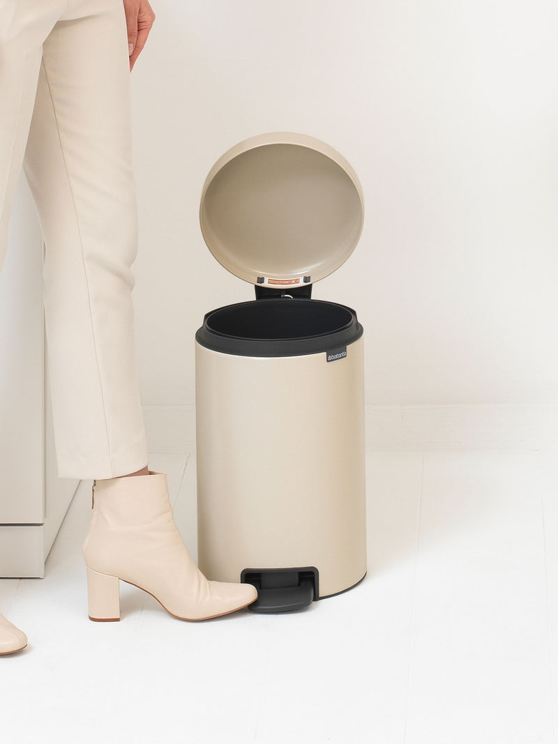 Brabantia Soft Beige NewIcon pedal bin 12L - British product