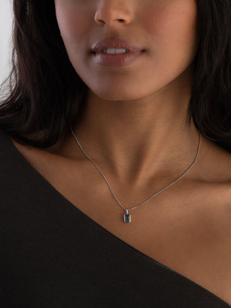 Beaverbrooks white gold topaz pendant 45cm - British product