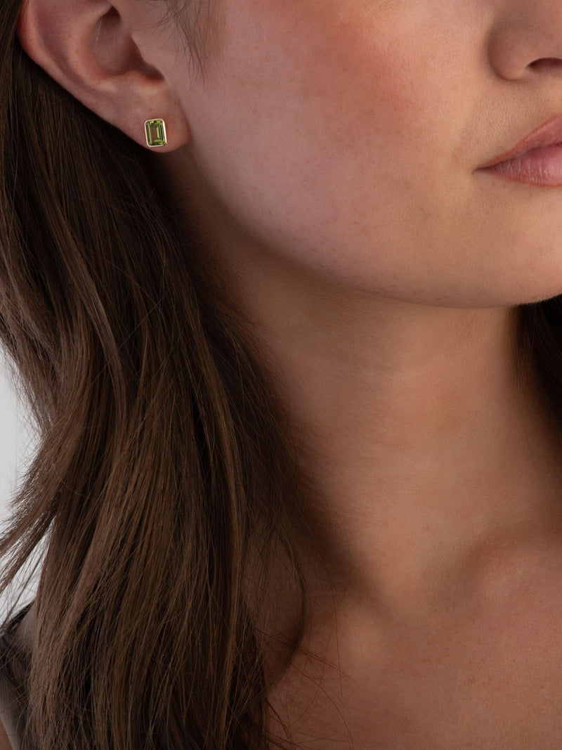 Beaverbrooks peridot stud earrings 6mm - British product