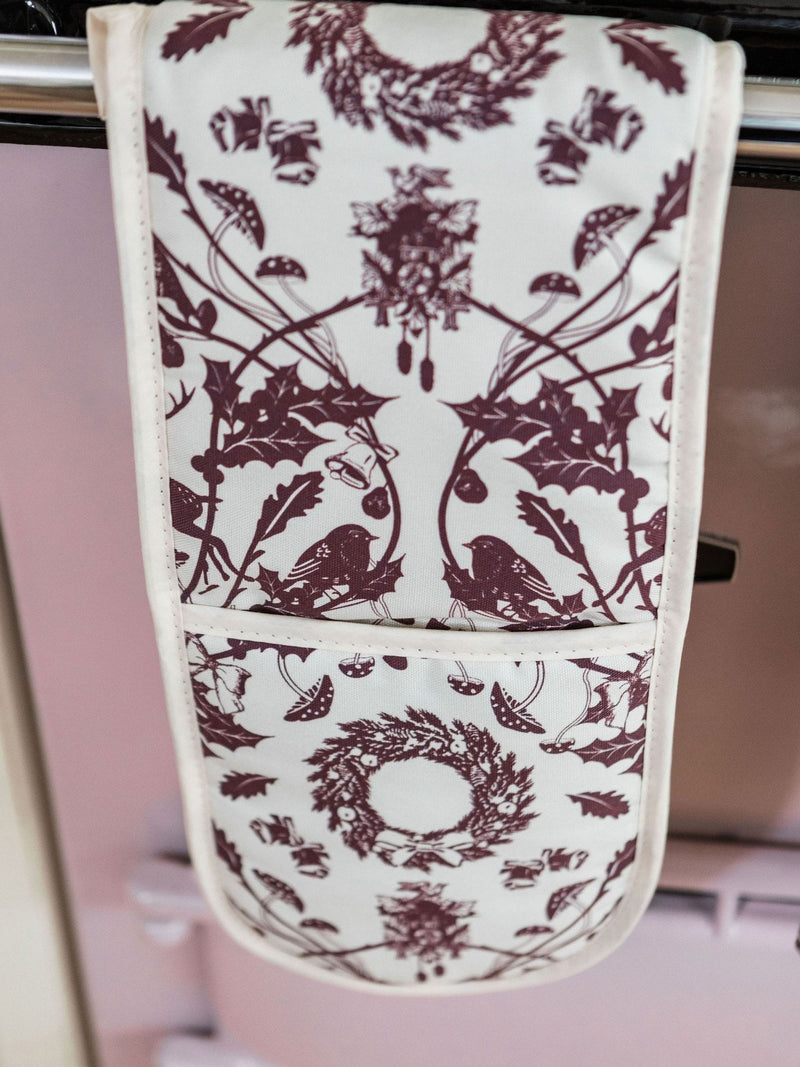 Avalon Home Burgundy Stag & Wreath oven gloves - British product