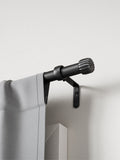 Umbra Cleo curtain pole black 91-168cm, UK version