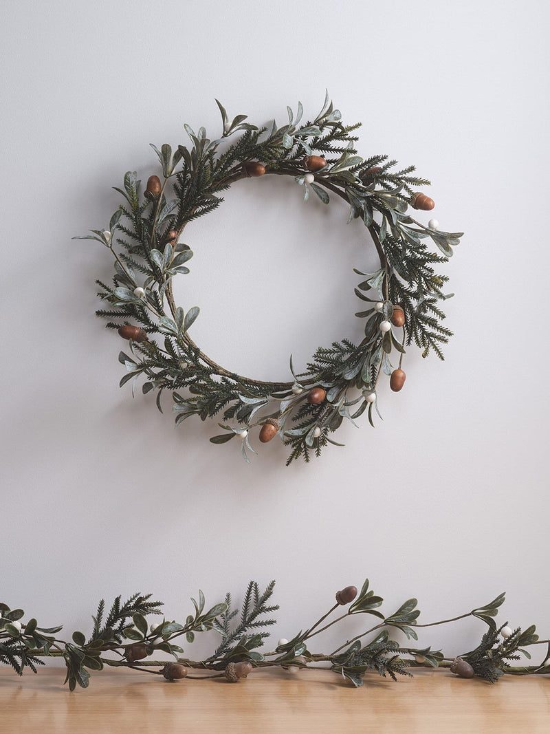 Lights4fun acorn and winter foliage wreath 40cm - British product