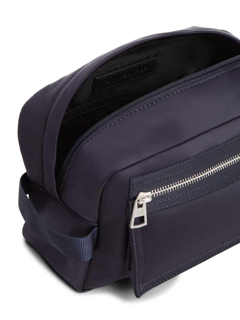 Tommy Hilfiger travel washbag blue enamel flag, imported from the UK