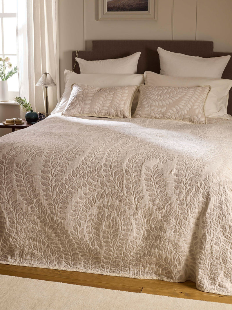 Secret Linen Store Annie quilted throw 230x260cm, UK version