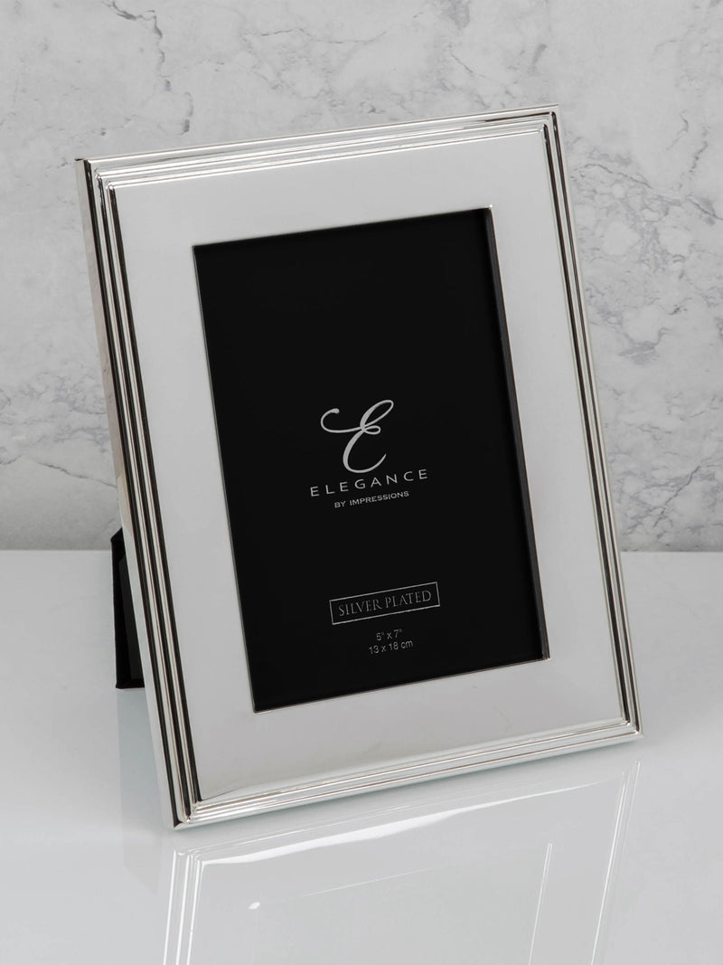 Widdop silverplated rib edge photo frame 5x7, imported from the UK
