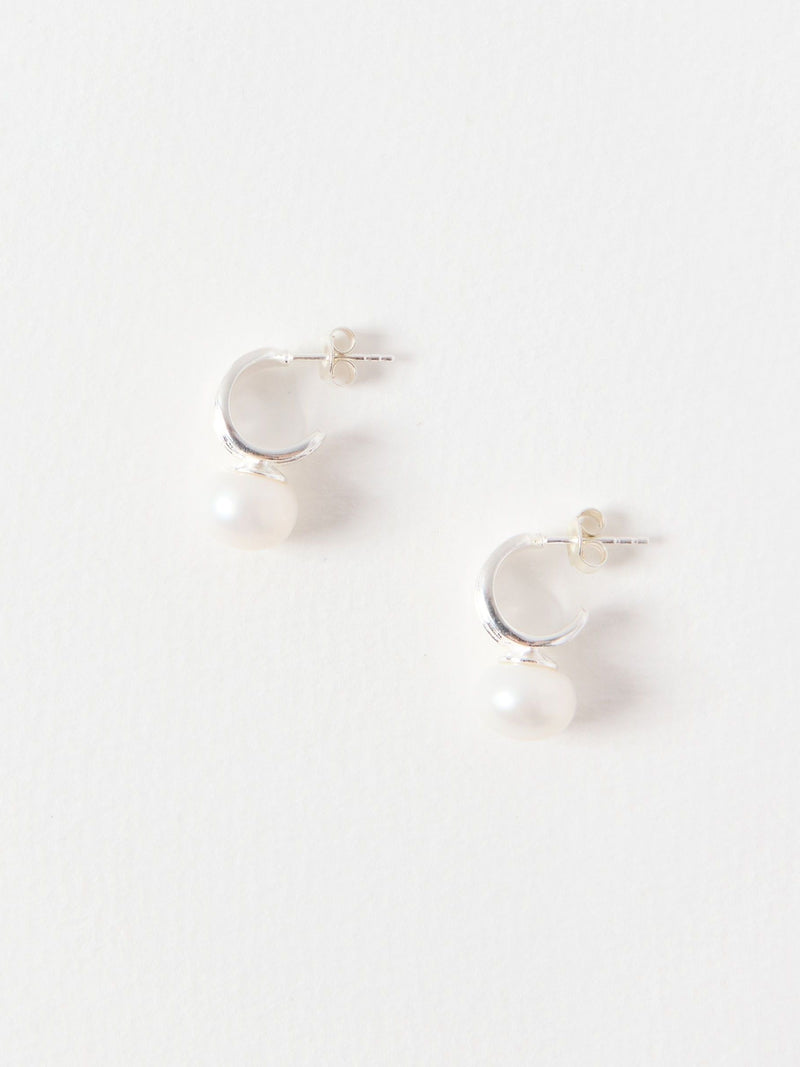 Wide Silver-Plated Hoop Earrings with Ribbed Texture and Freshwater Pearl