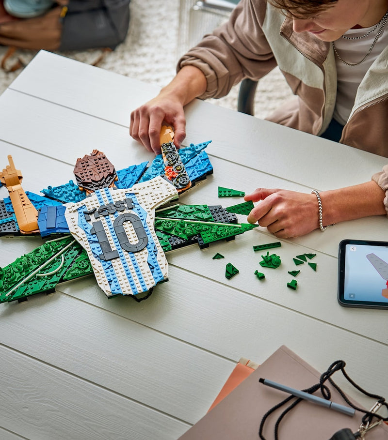 LEGO building set Messi Celebration 1427 pieces (British brand)