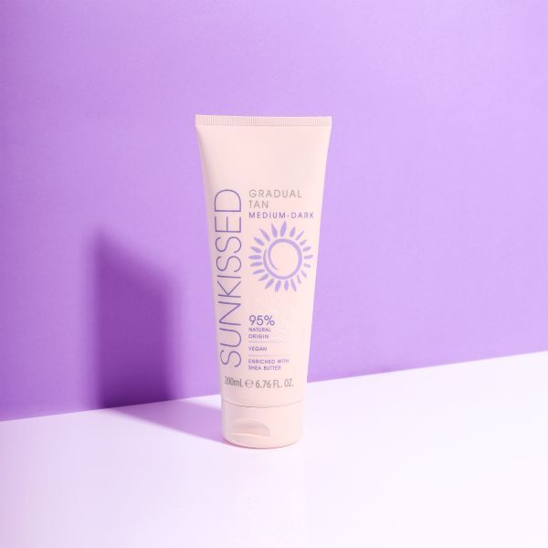 Sunkissed gradual tanning lotion Medium-Dark 200ml - British product