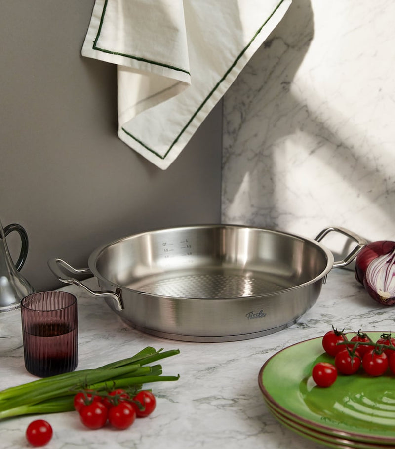 Fissler Original-Profi serving pan 28cm - British product