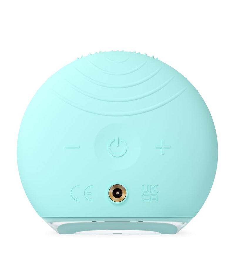 Foreo Luna 4 Play facial cleansing brush - British product