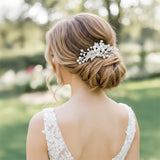 Livingandhome floral hair comb with pearls and leaves (British brand)