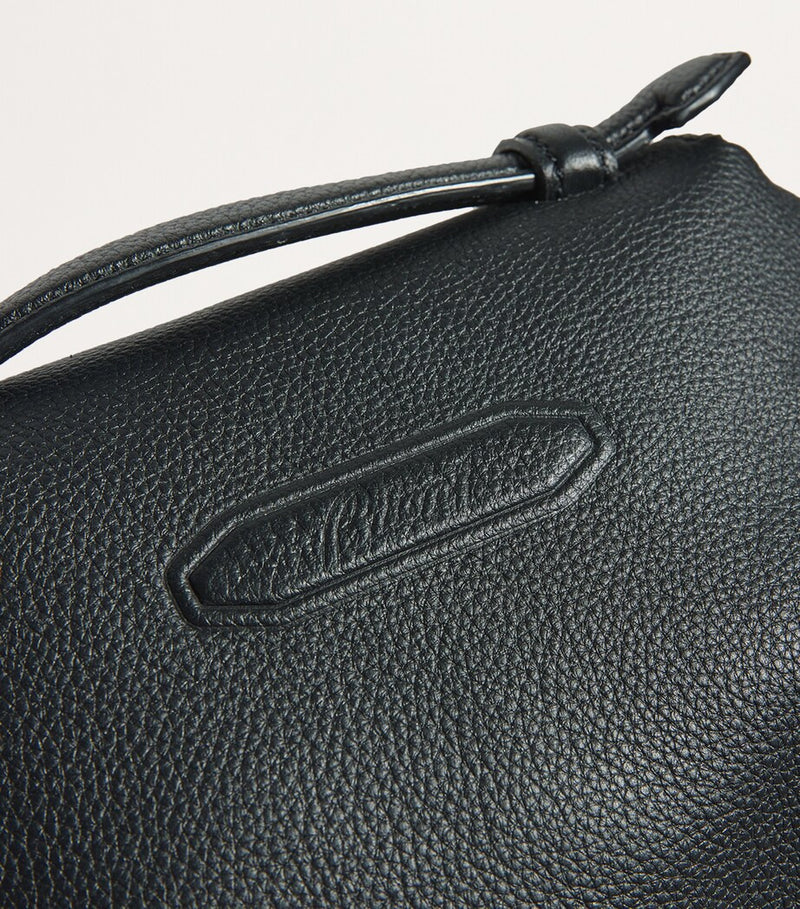 Scratch-Resistant Grained Leather Backpack with Buckle Fastening
