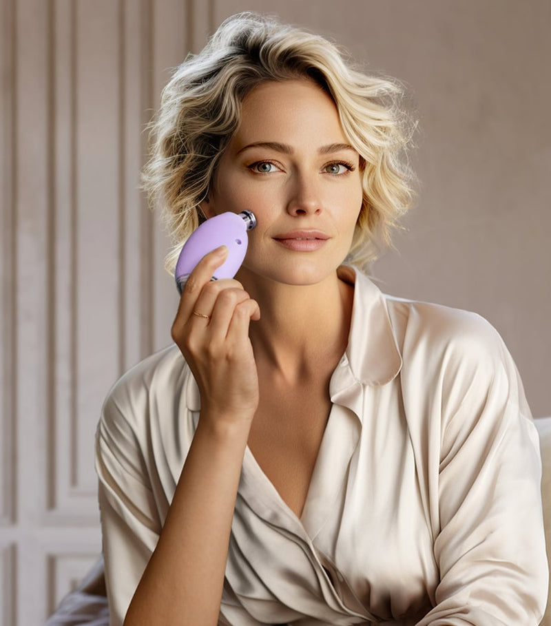 Foreo Kiwi Derma microdermabrasion and pore vacuum device, imported from the UK