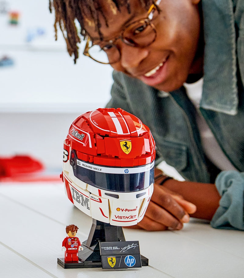 LEGO Scuderia Ferrari HP Lewis Hamilton Helmet 43022, UK version