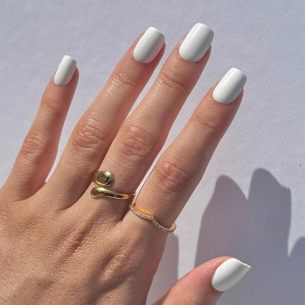 House of Amor press on nails snow queen standard, UK version