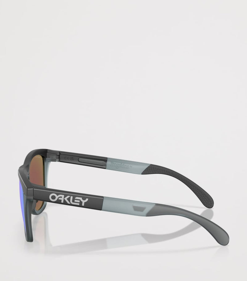 Oakley Frogskins Range sunglasses model 0OO9284 (British brand)