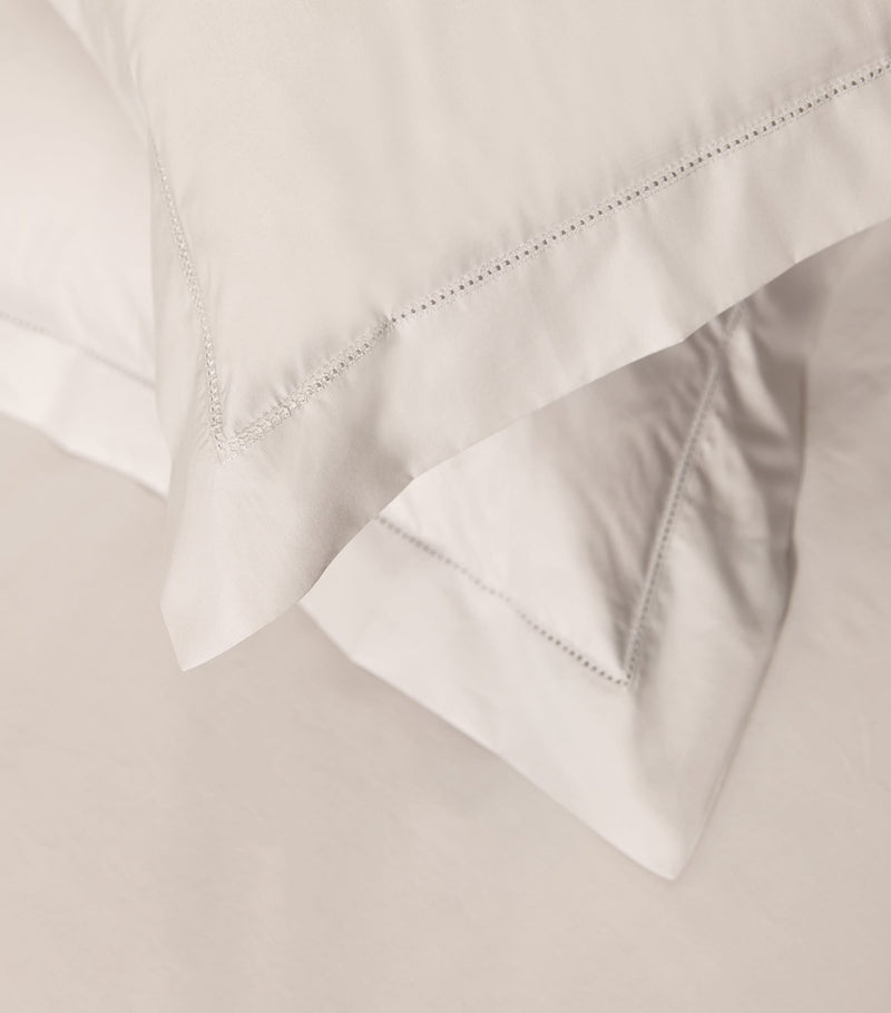 Harrods of London single flat sheet 180cm x 260cm, UK version