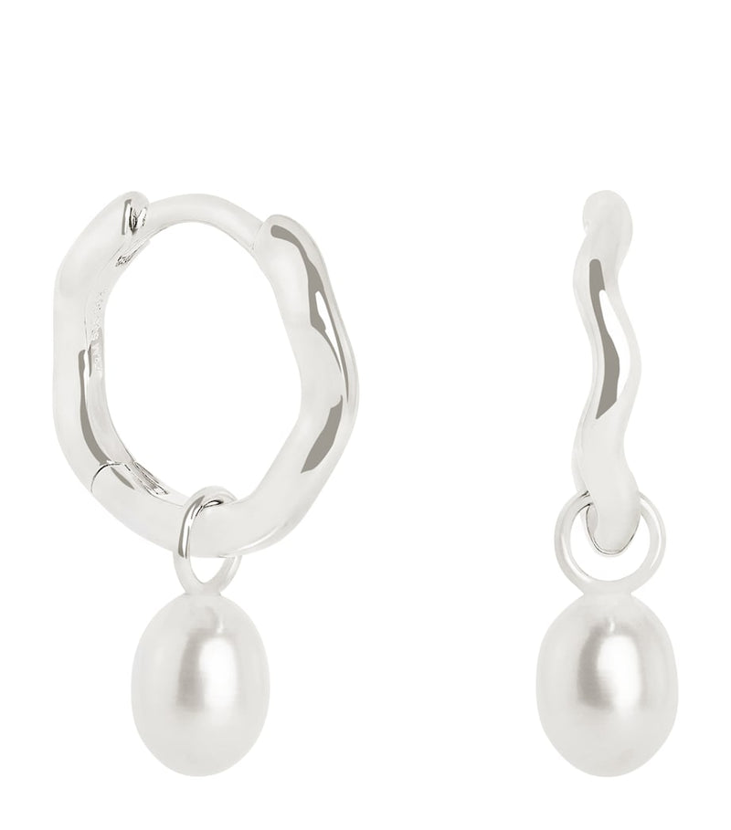 Astrid & Miyu white gold pearl huggie earrings 11.2mm, UK version