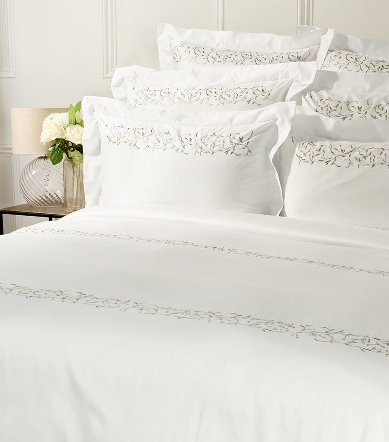 Harrods of London Tresco Embroidered King Duvet Cover Set 230cm x 220cm, UK version