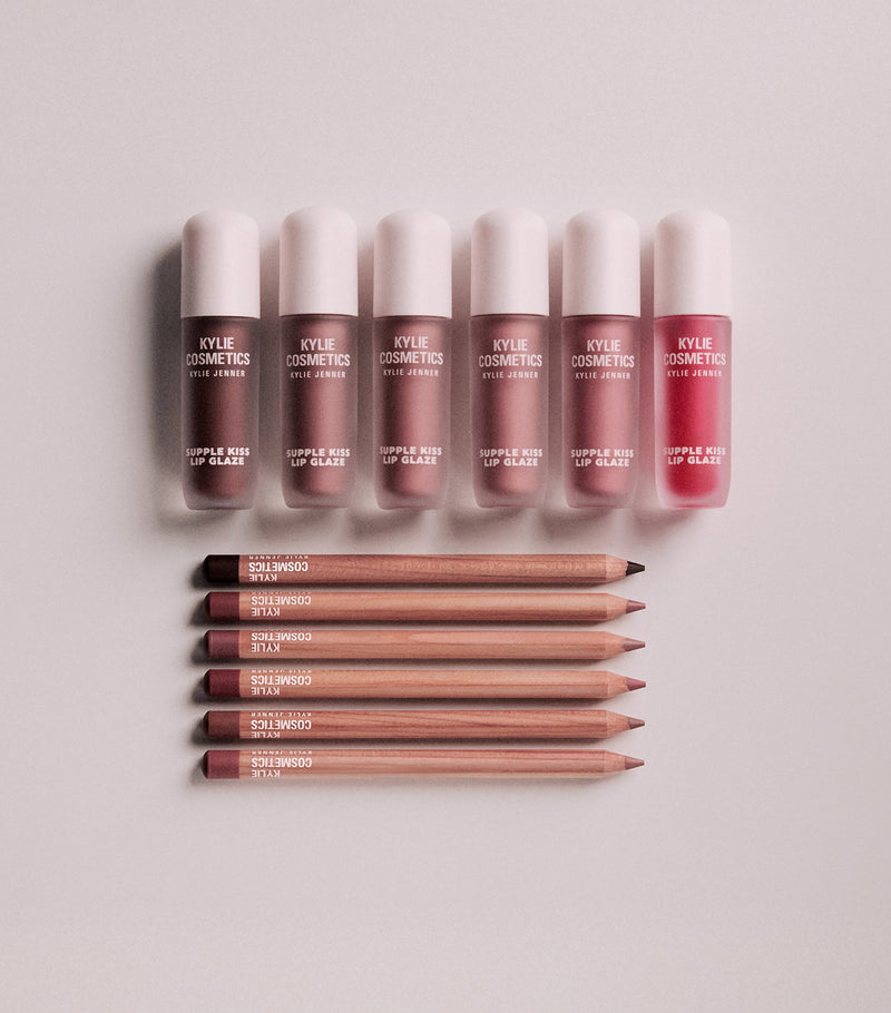 Kylie Cosmetics Glossy Lip Kit with lip liner, UK version