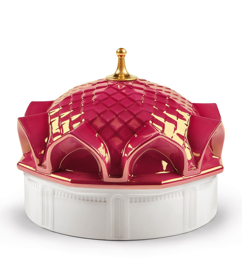 Lladró Scheherezade's Quarters scented candle with hand-etched gold lustre, 285g, UK version