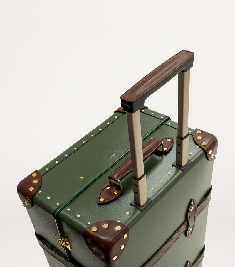 Globe-Trotter Medium Centenary 4-Wheel Suitcase 68cm, UK version