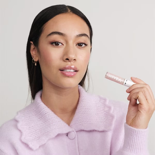 Nivea lip oil clear glow 5.5ml, imported from the UK