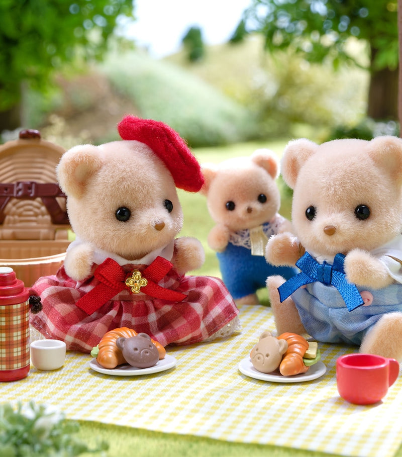 Sylvanian Families Biscuit Bear set with figures and picnic accessories - British product