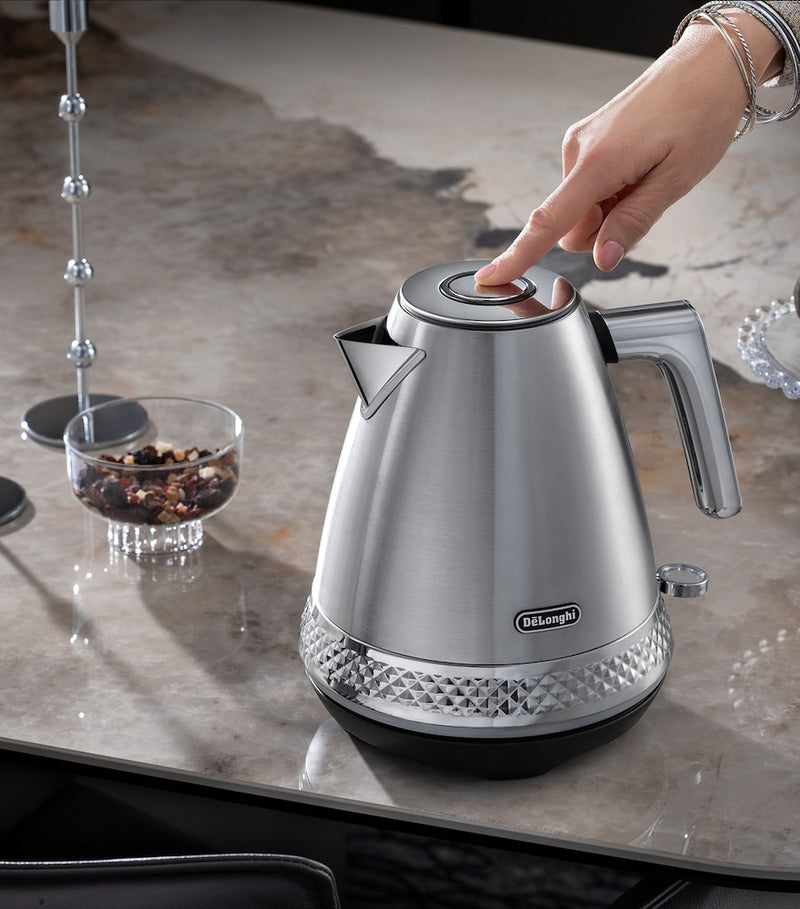 De'Longhi Diadema stainless steel electric kettle, imported from the UK