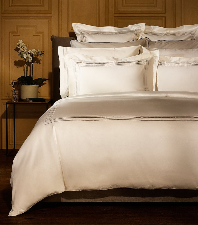 Harrods of London Mayfair piped pillowcase pair, 50cm x 75cm, UK version