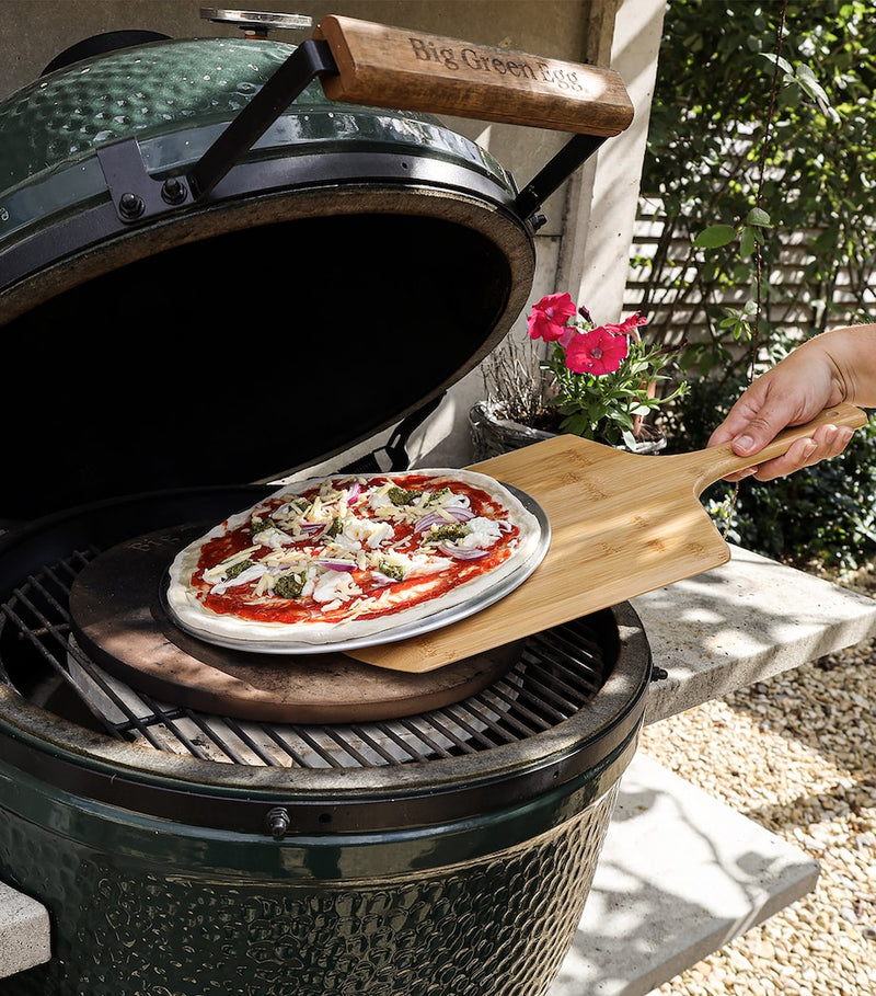 Big Green Egg bamboo pizza peel and screen - British product
