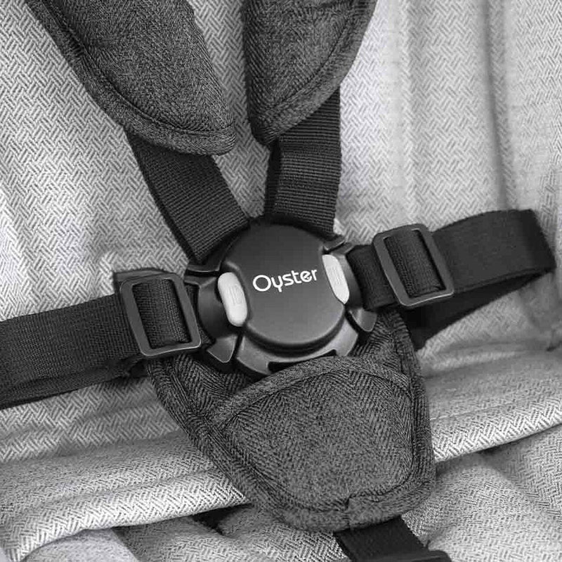 Babystyle Oyster 3 magnetic pushchair buckle with harness (British brand)