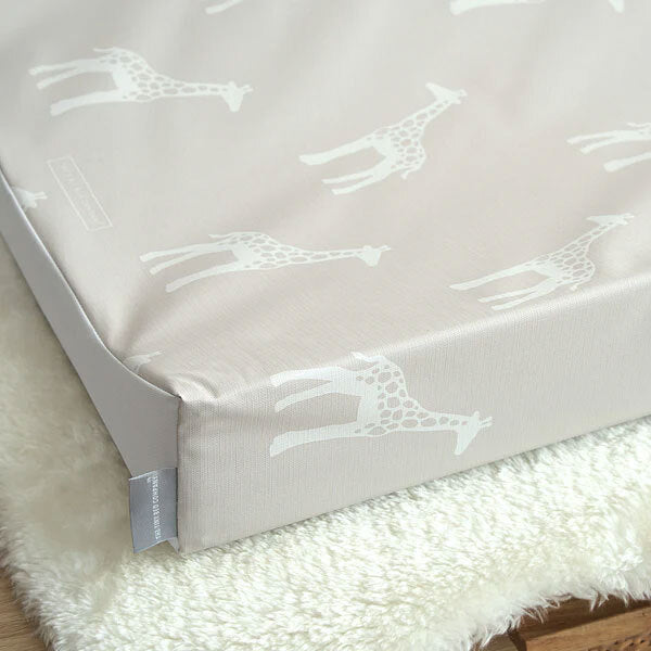 Tiny Bed Co. Anti-roll Changing Mat Milou Giraffe 69x44cm (British brand)
