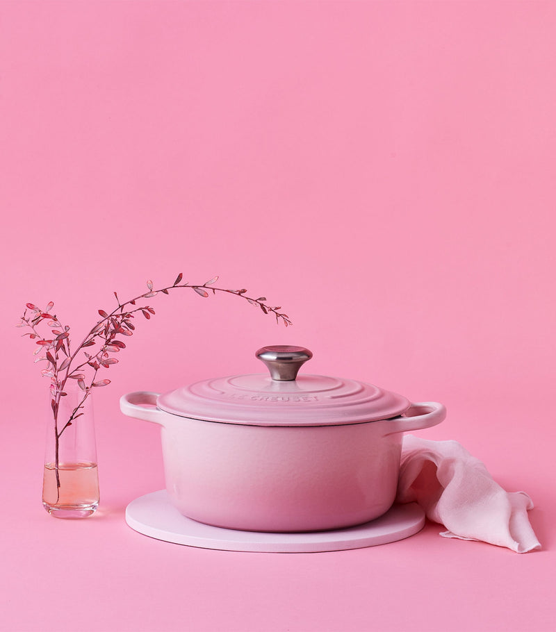 Le Creuset cast iron round casserole dish 24cm, UK version