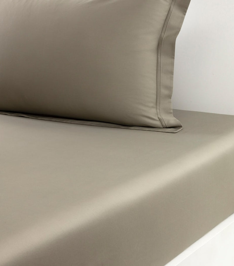 Yves Delorme Triomphe Kaki fitted sheet Super King, UK version