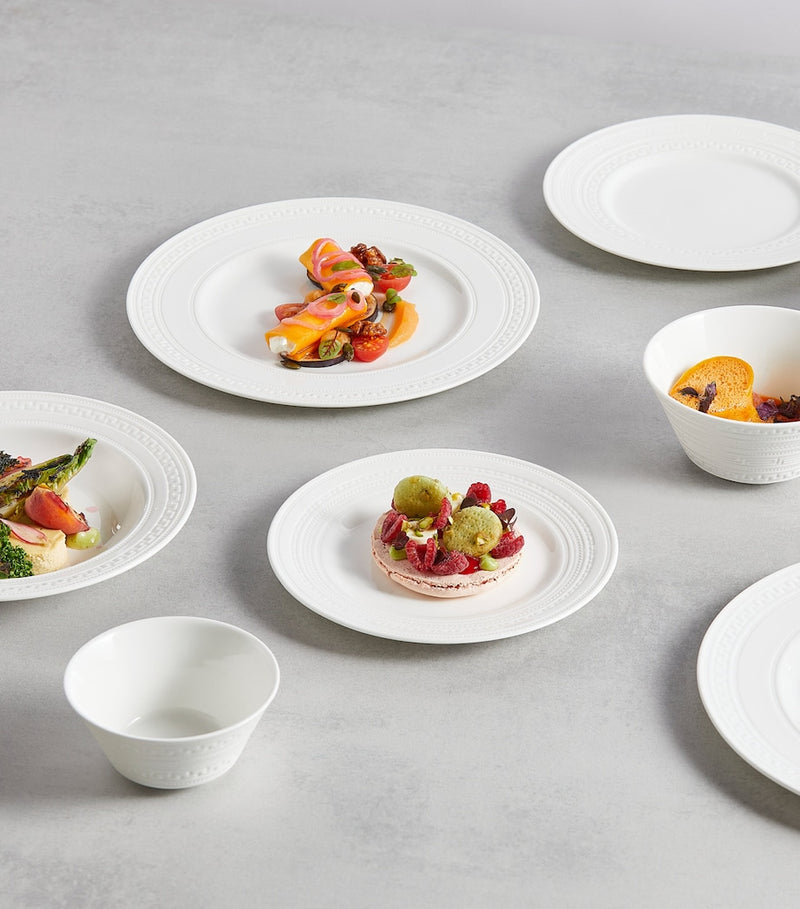 Wedgwood Intaglio dinnerware set 21-piece - British product