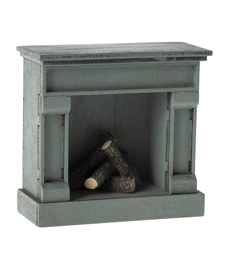 Maileg wooden fireplace 8.5cm, imported from the UK