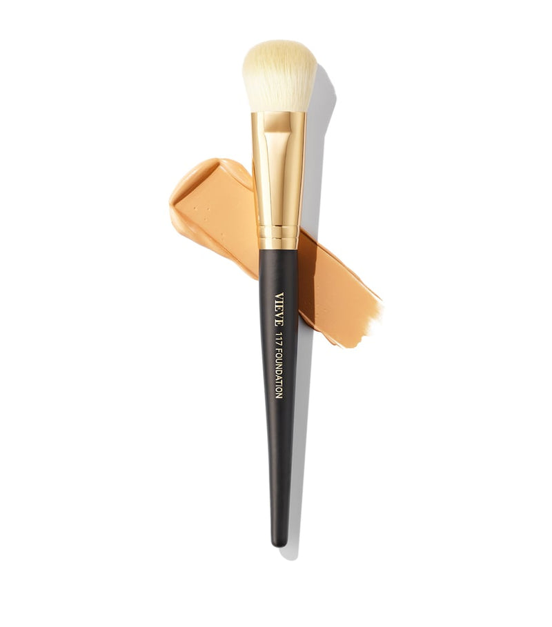 Vieve 117 foundation brush with ergonomic handle and domed bristles (British brand)