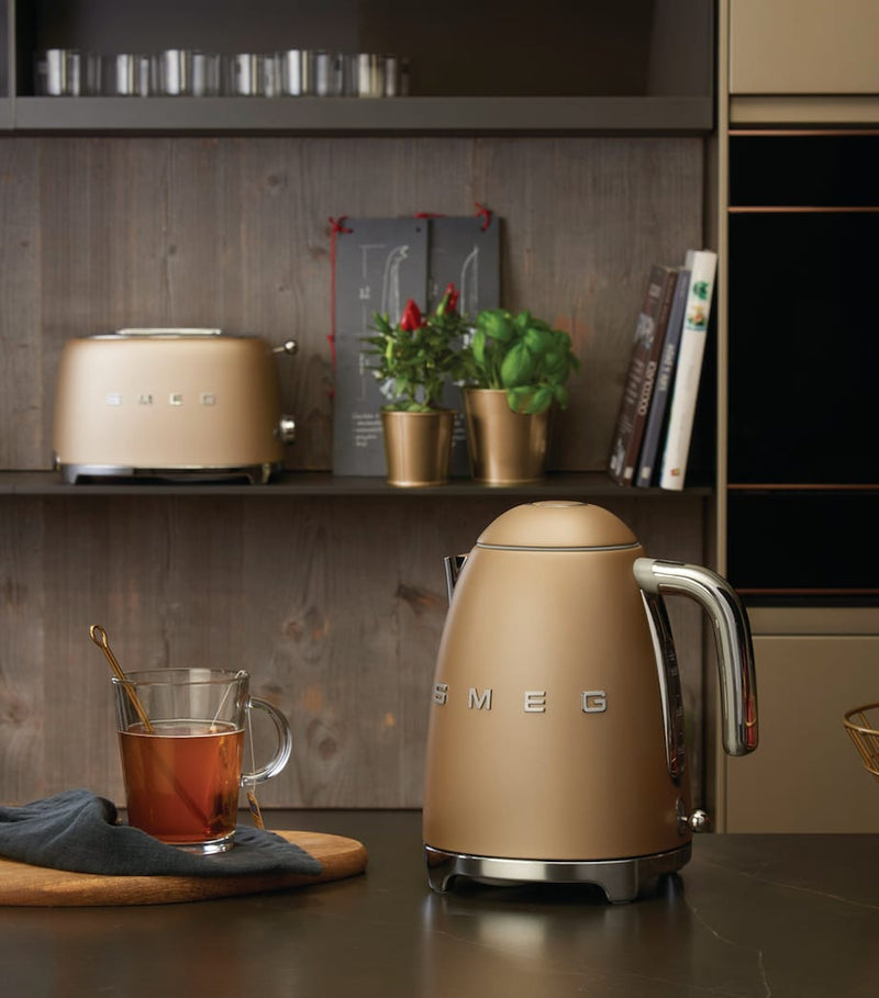 Smeg kettle Matte Champagne 1.7L (British brand)