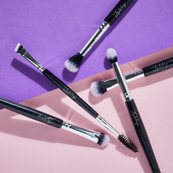 By Joy Adenuga The Eye Brush Set