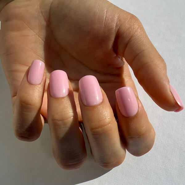 House of Amor Press On Nails Strawberry Milkshake Standard, UK version