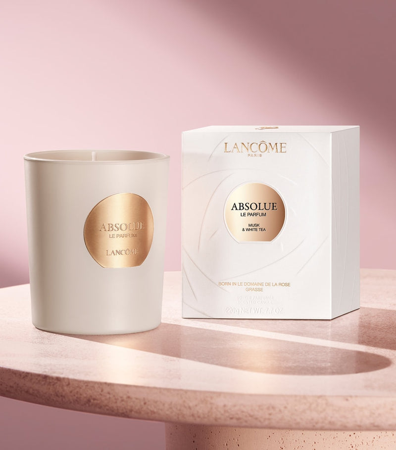 Lancôme scented candle with rose, tea, and musk notes 220g, UK version