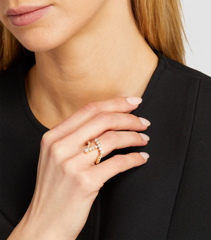 Sophie Bille Brahe Ensemble 'T' ring yellow gold diamonds, imported from the UK