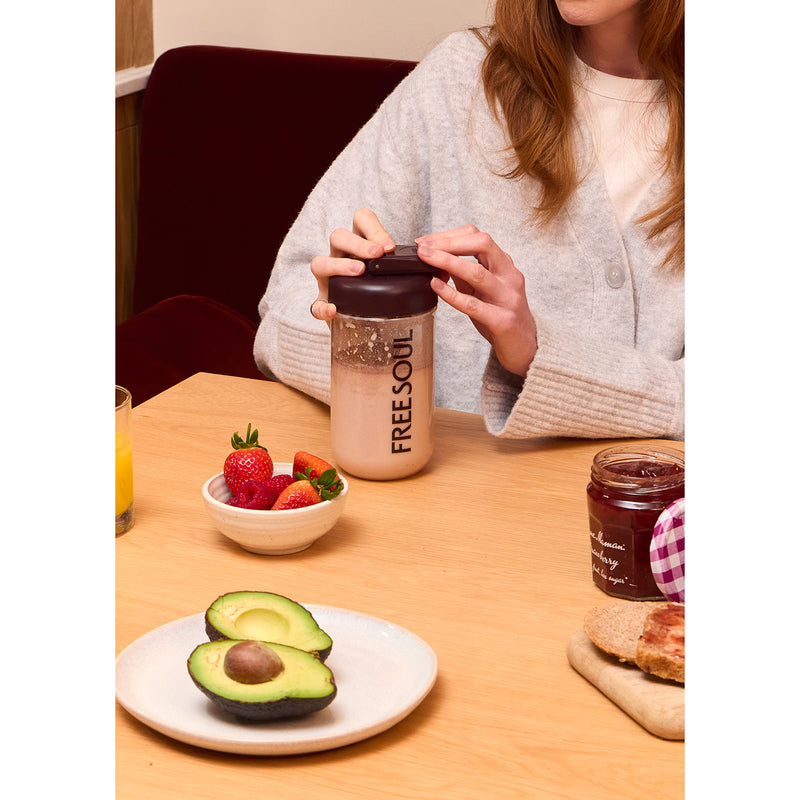 Free Soul Tritan shaker bottle garnet - British product
