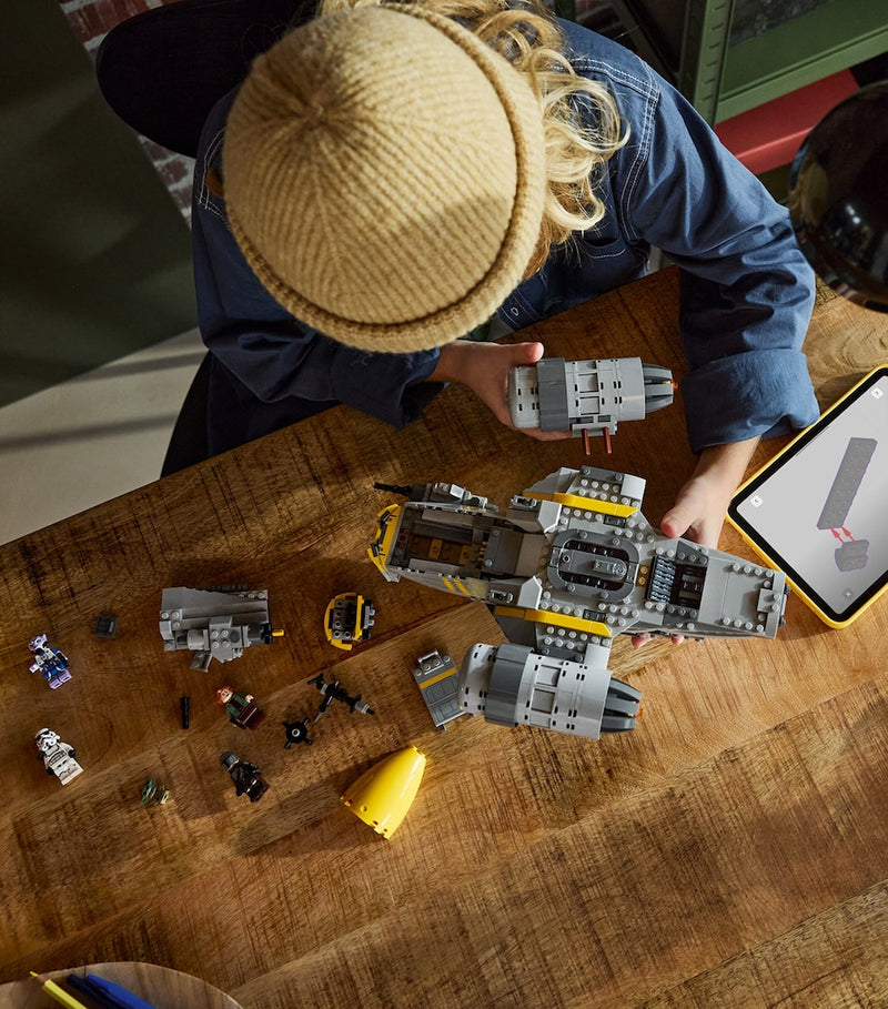 Lego Star Wars The Razor Crest building set 930 pieces, UK version
