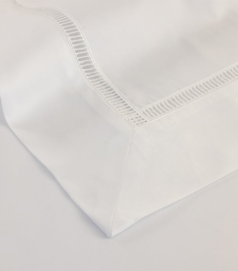 Yves Delorme Colisée Blanc double flat sheet 240cm x 295cm (British brand)